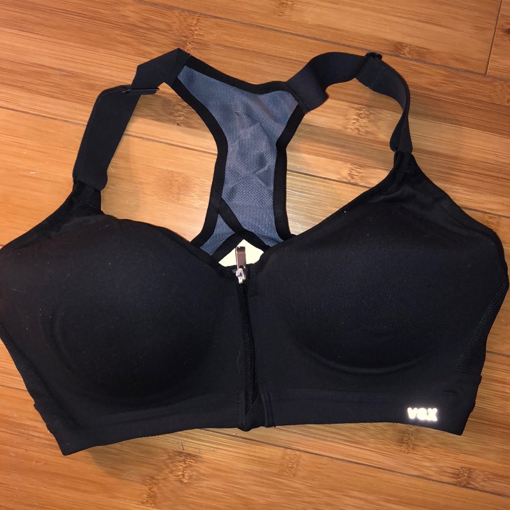 Victoria sport sports bra